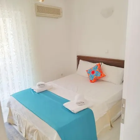Manolyam Havuzlu 2+1 Apartment *