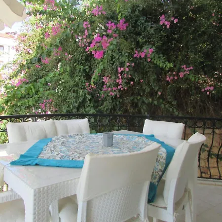 Manolyam Havuzlu 2+1 Apartment *