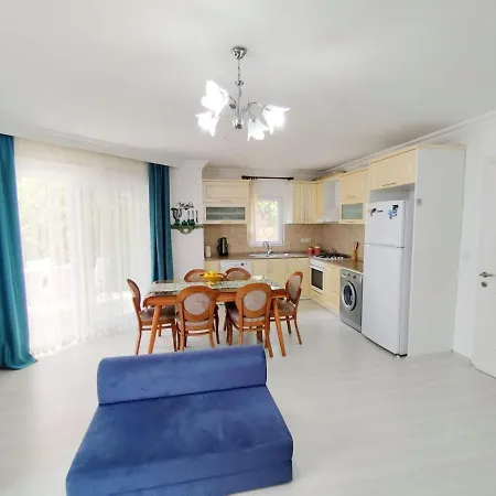 Manolyam Havuzlu 2+1 Apartment
