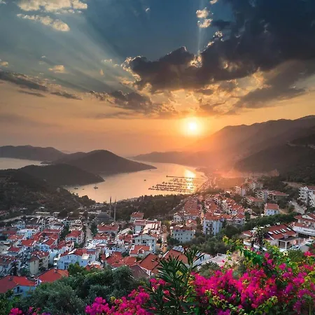 Manolyam Havuzlu 2+1 Apartment Kas