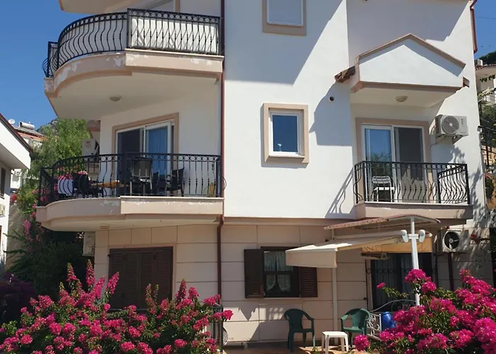 Manolyam Havuzlu 2+1 * Kaş